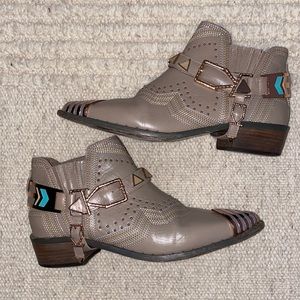 Gently worn light brown Ivy Kirzhner boots- size 9